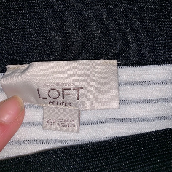 Ann Taylor Loft striped pencil skirt - Picture 3 of 3